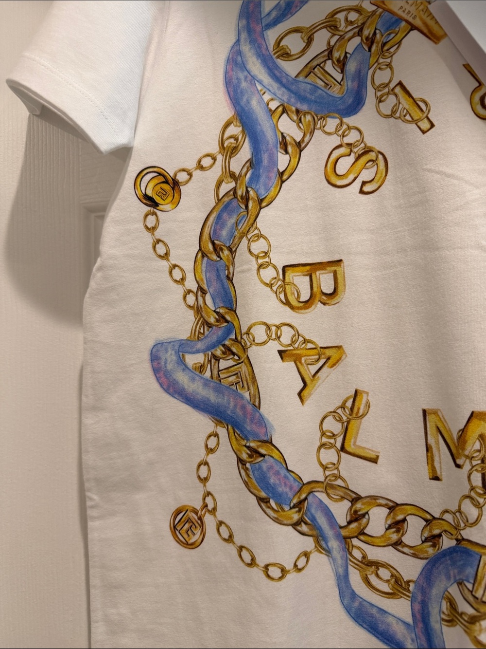 Balmain - Picture 2 of 2